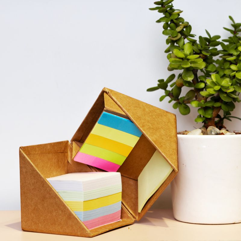 Folding Paper Cube with Memo Pad