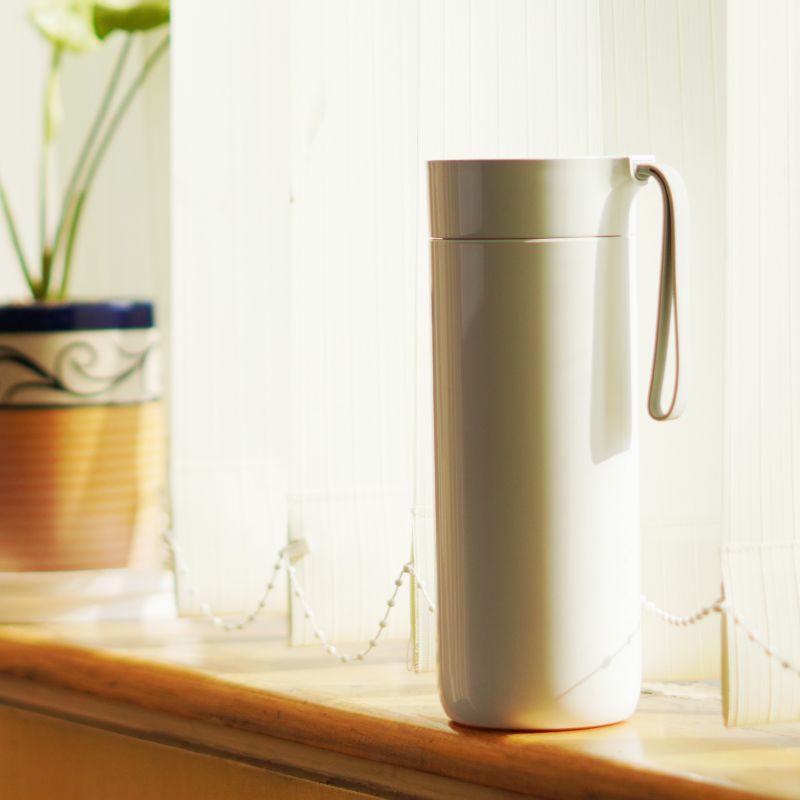 Buitterfly thermal suction bottle